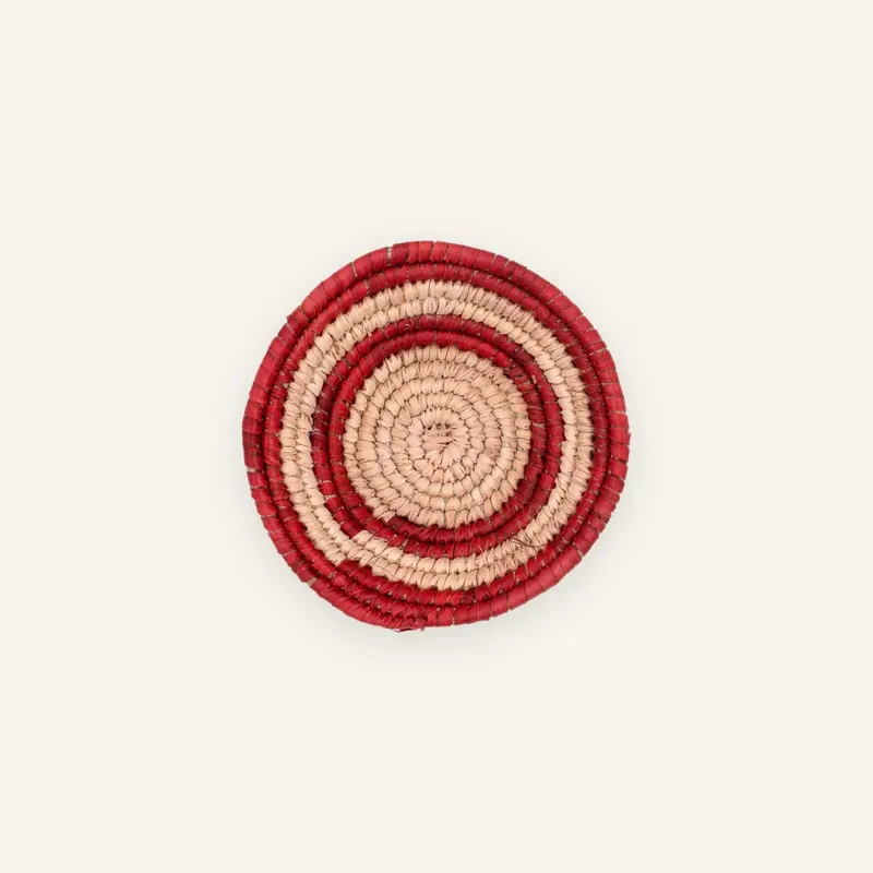 Mini handwoven wall plate, 12 cm, in warm red, soft beige