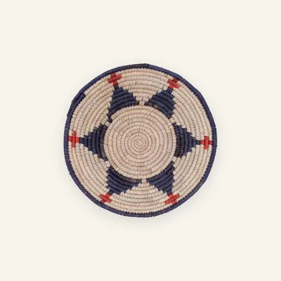 Small handwoven wall plate, 24 cm, in natural beige, dark blue, red